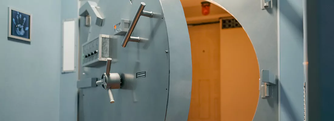 Vault and Safe locksmith services in Golden Gate, FL